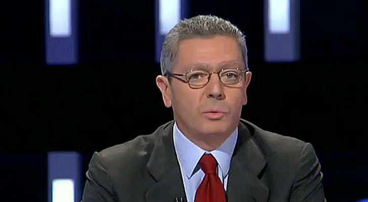  - Gallardon dice en su última intervención que Rajoy gobernará "desde la moderación y el diálogo, pero desde la firmeza"