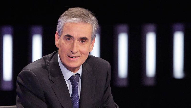 "Los grandes logros del país están ligados al PSOE", subraya Ramón Jáuregui. 