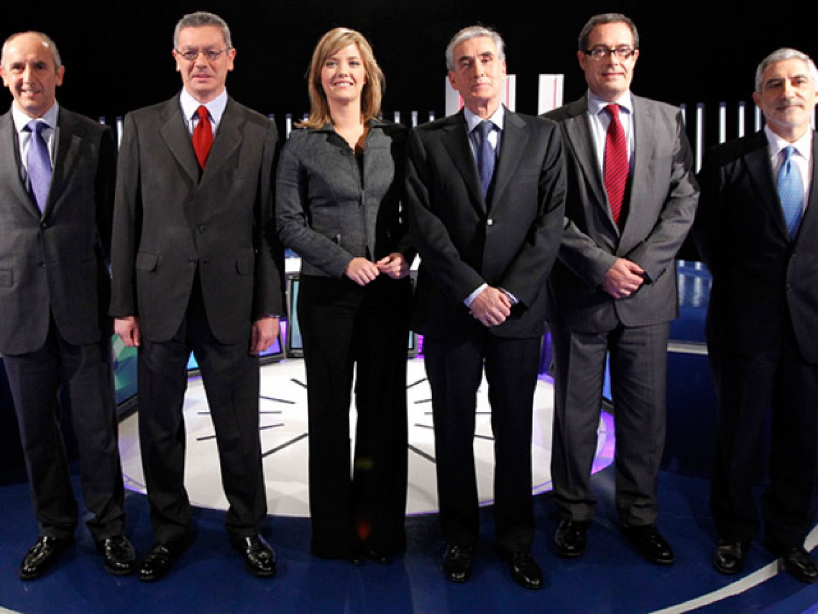 Los candidatos de los partidos con grupo propio discuten sobre la crisis económica