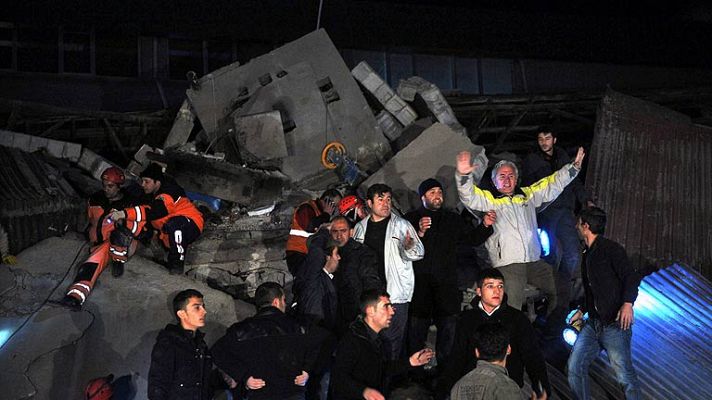 Telediario 1 - Telediario Matinal en 4' - 10/11/11