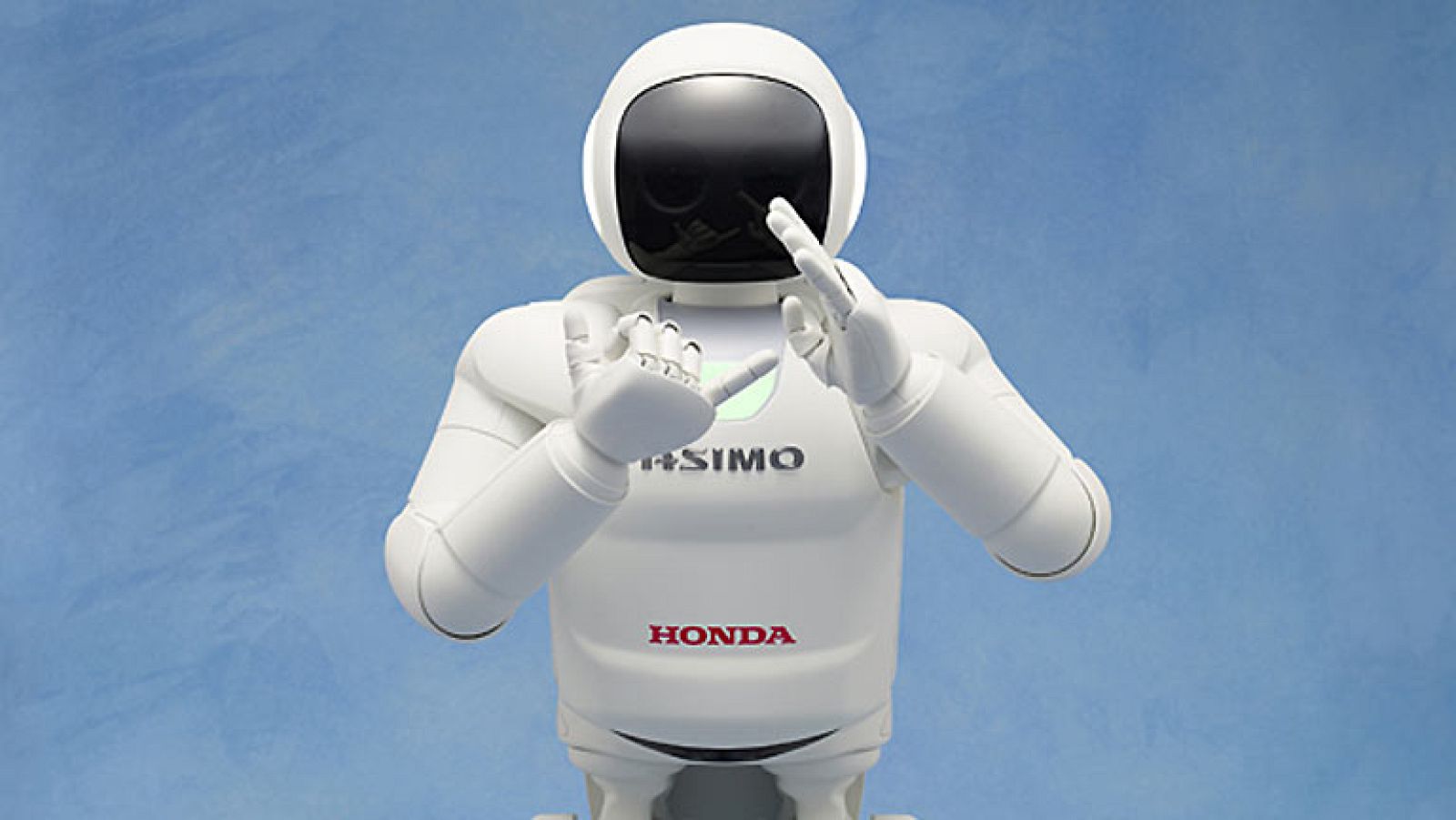 Hace un año que ASIMO, el simpático robot humanoide de Honda, celebró su décimo aniversario. En esta ocasión laboratorios de investigación del fabricante japonés han vuelto a reunir a la prensa y a los interesados en los avances en tecnología robót