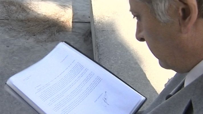 Telediario 1 - Más allá de los gestos políticos