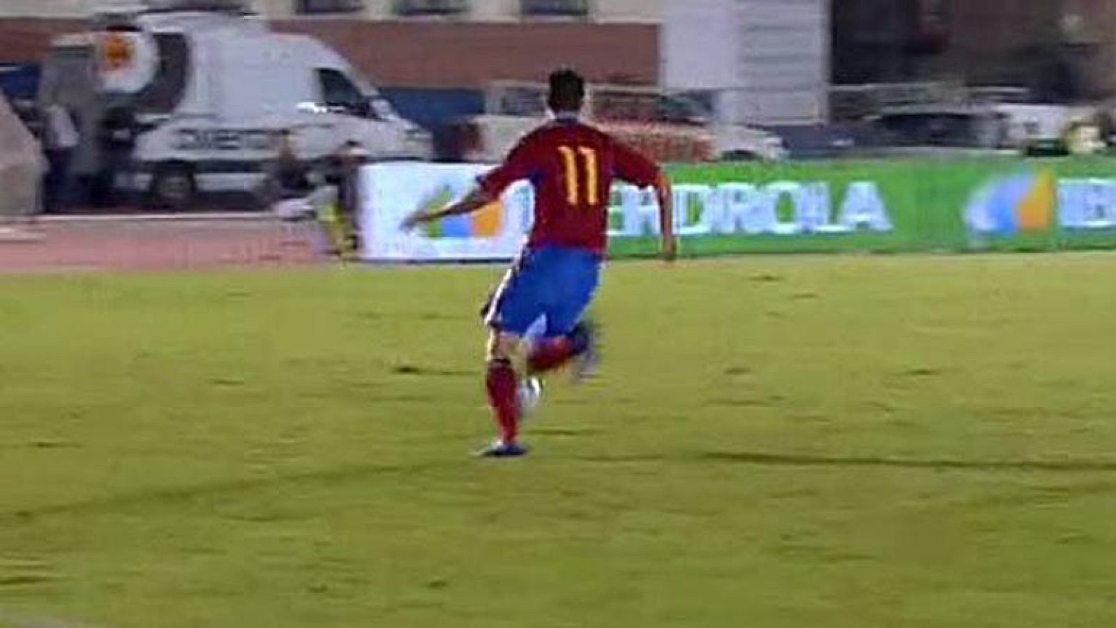 Sarabia culmina la goleada (6-0)