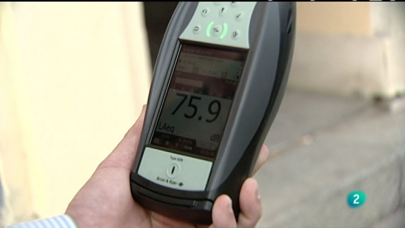 El escarabajo verde - Ruido de fondo - Ver ahora 