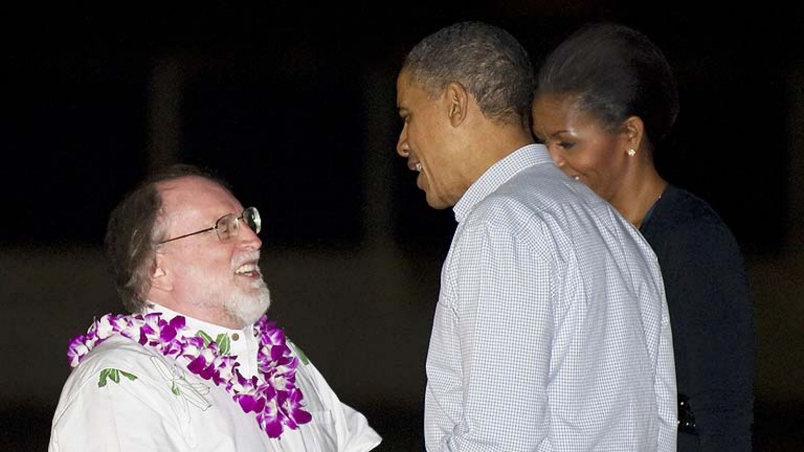 Obama llega a Honolulu para ejercer de anfitrión en la cumbre del APEC - Informativo 24h | Ver
