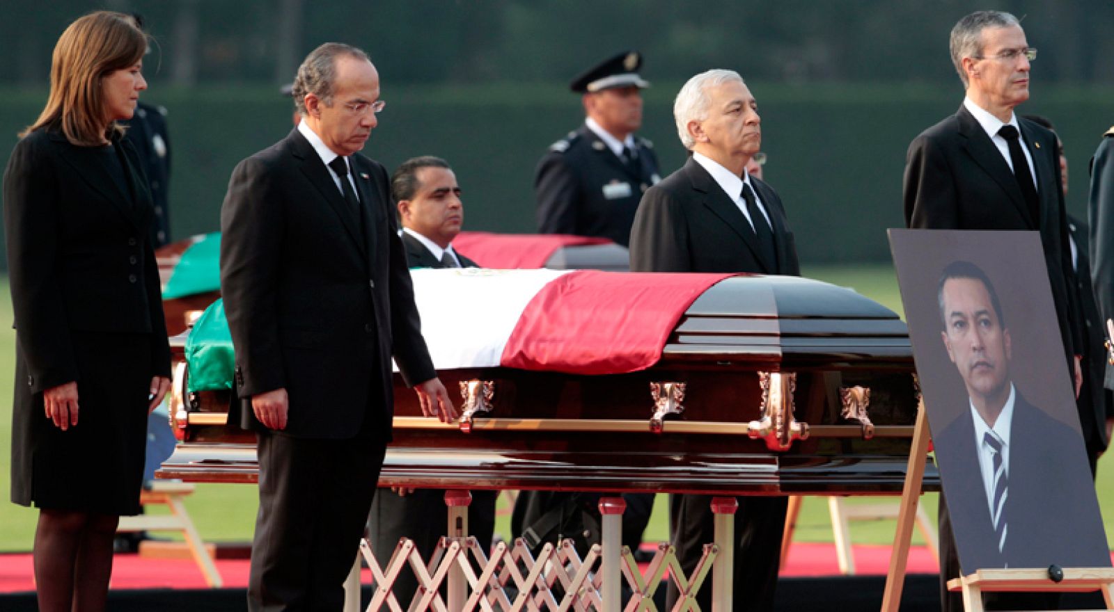 México despide en un funeral de estado a su ministro de Gobernación
