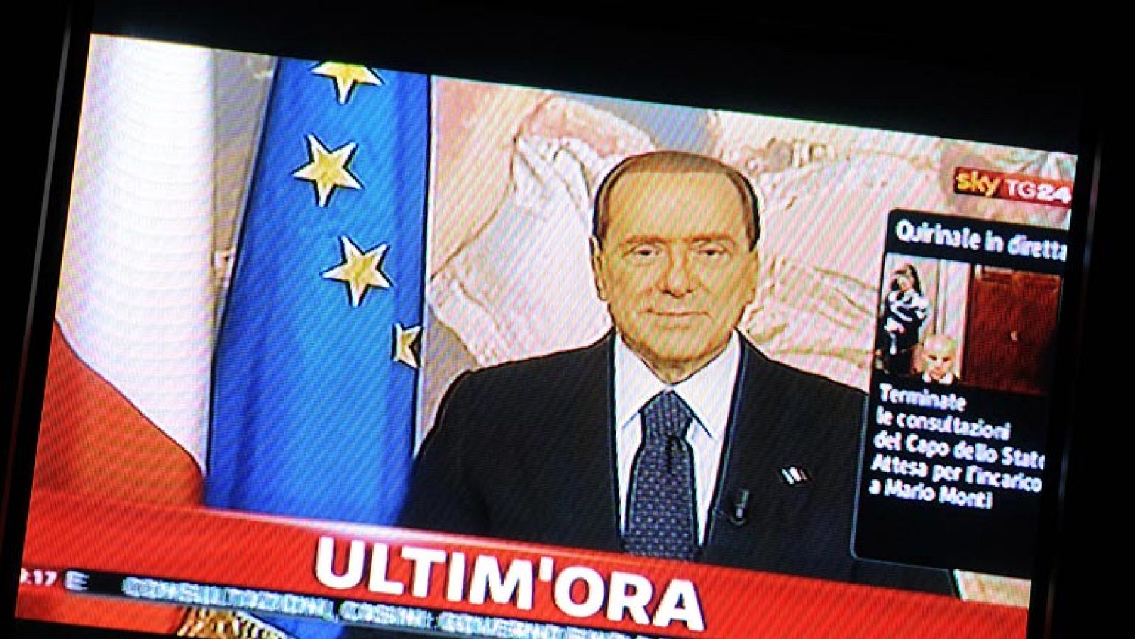 Berlusconi ha afirmado en un mensaje televisado que ha dimitido por "sentido de Estado y de responsabilidad" hacia Italia