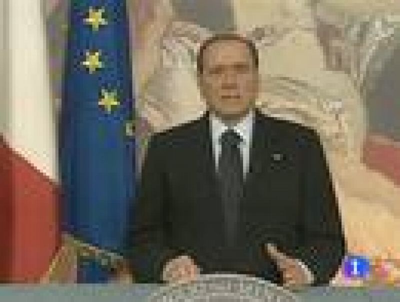 Berlusconi hace un llamamiento a quienes han celebrado su salida