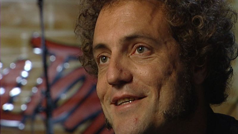 Carlos Tarque ha publicado un libro de poemas 