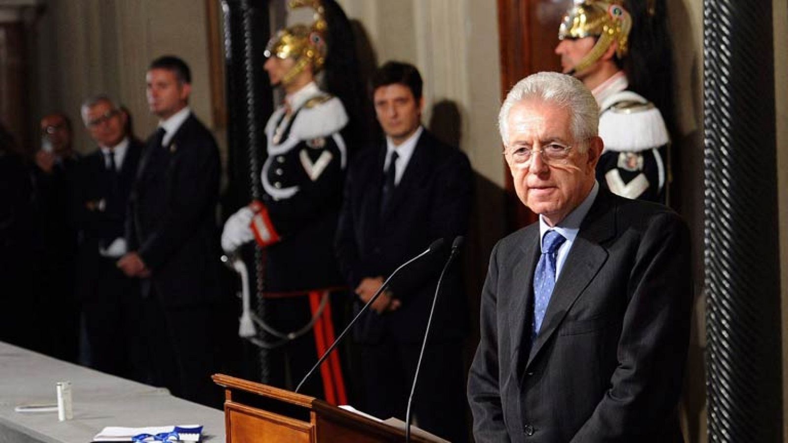 Monti se estrena como primer ministro italiano