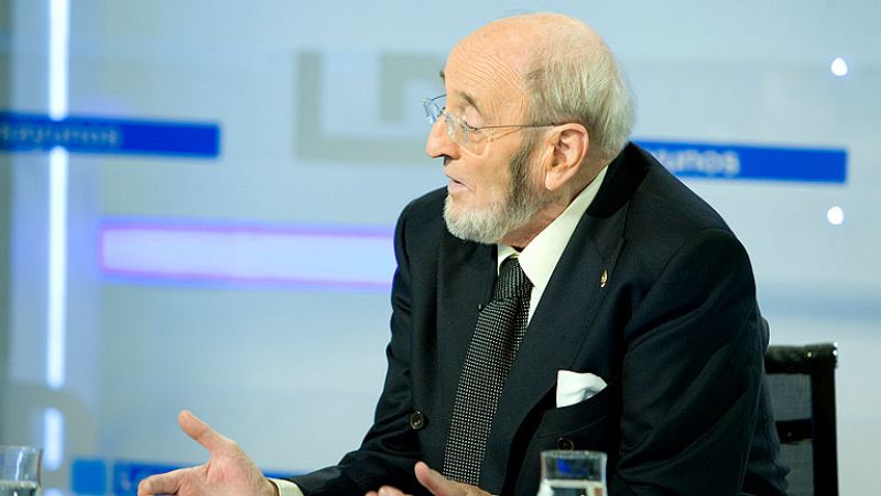  El candidato de  Unión, Progreso y Democracia, al Senado, Álvaro Pombo, ha asegurado que "quizás estamos abocados al copago" en sanidad porque, en su opinión, "no es tan mala idea que la gente pague algo". 