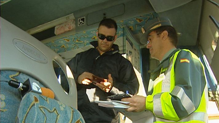 Telediario 1 - Campaña de vigilancia de la DGT de los buses escolares