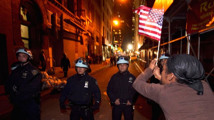 Informativo 24h - La Policía desaloja el campamento de Occupy Wall Street