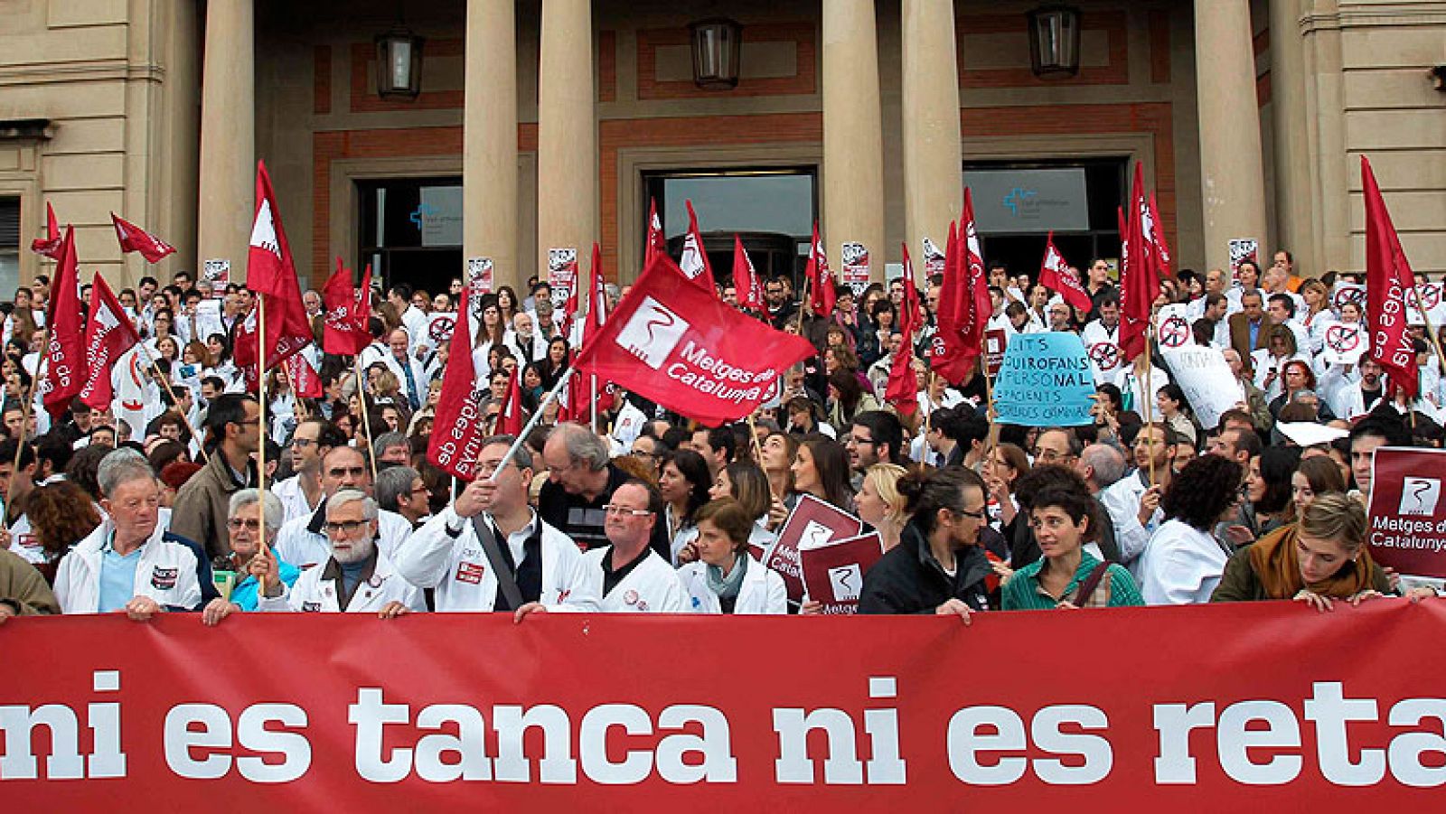 Los médicos catalanes convocan huelgas para protestar contra los recortes en sanidad