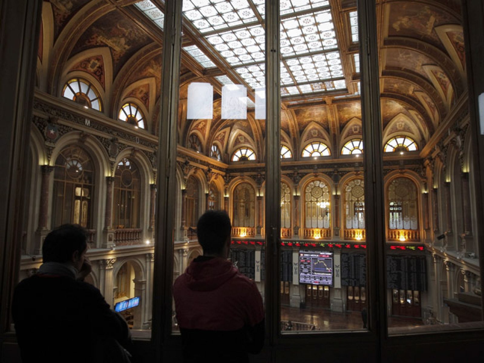 Bruselas pospone la prohibición a las agencias de calificar la deuda de países rescatados