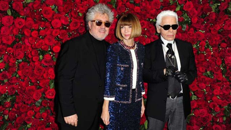 Más Gente - El MOMA se rinde a Pedro Almodóvar