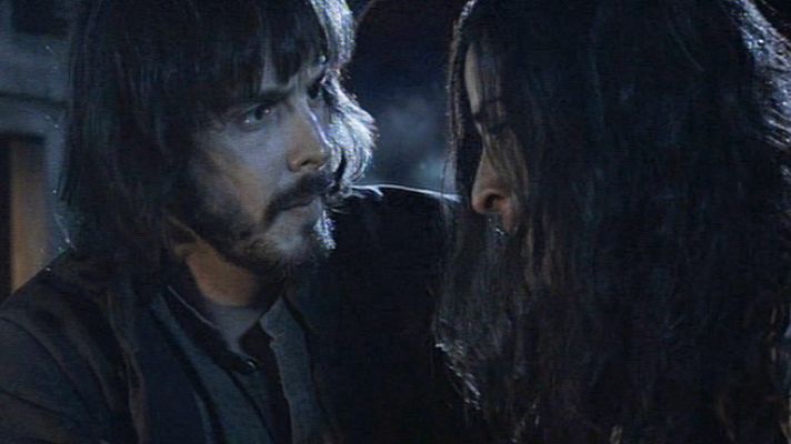 Águila Roja - Margarita y Gonzalo en el tejado