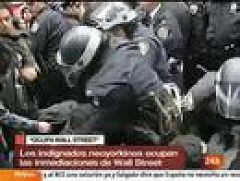 La Policía detiene a 50 'indignados' en una marcha que intentaba llegar hasta Wall Street 