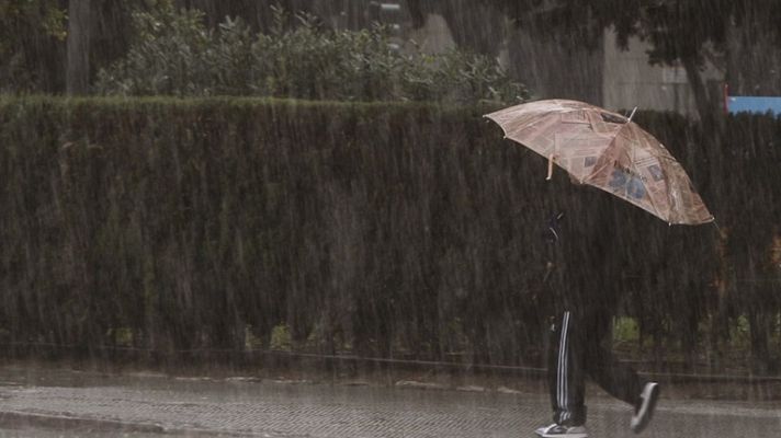 El tiempo - Precipitaciones persistentes en el extremo oriental de la península