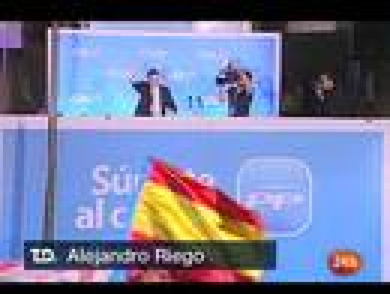 El PP arrasa con su mayor triunfo con una mayoría absoluta de 186 diputados  
