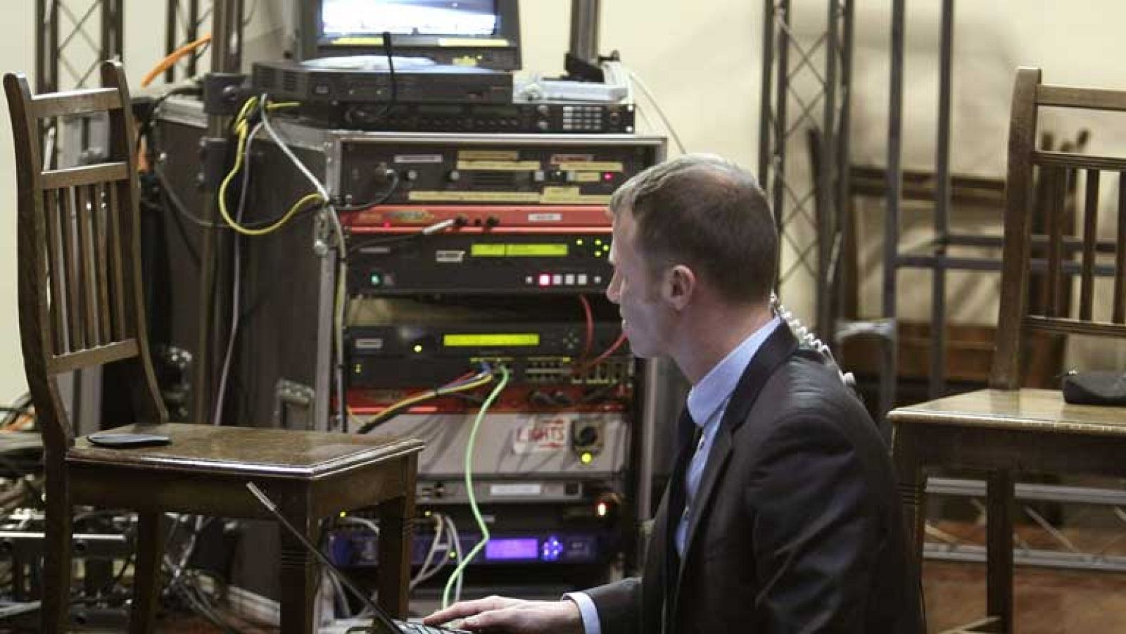 La desconfianza lastra las Bolsas y dispara las primas de riesgo