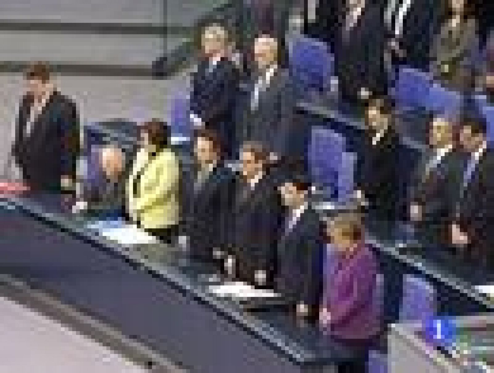 Telediario 1: El Parlamento alemán ha pedido perdón por las víctimas de la trama neoznazi | RTVE Play