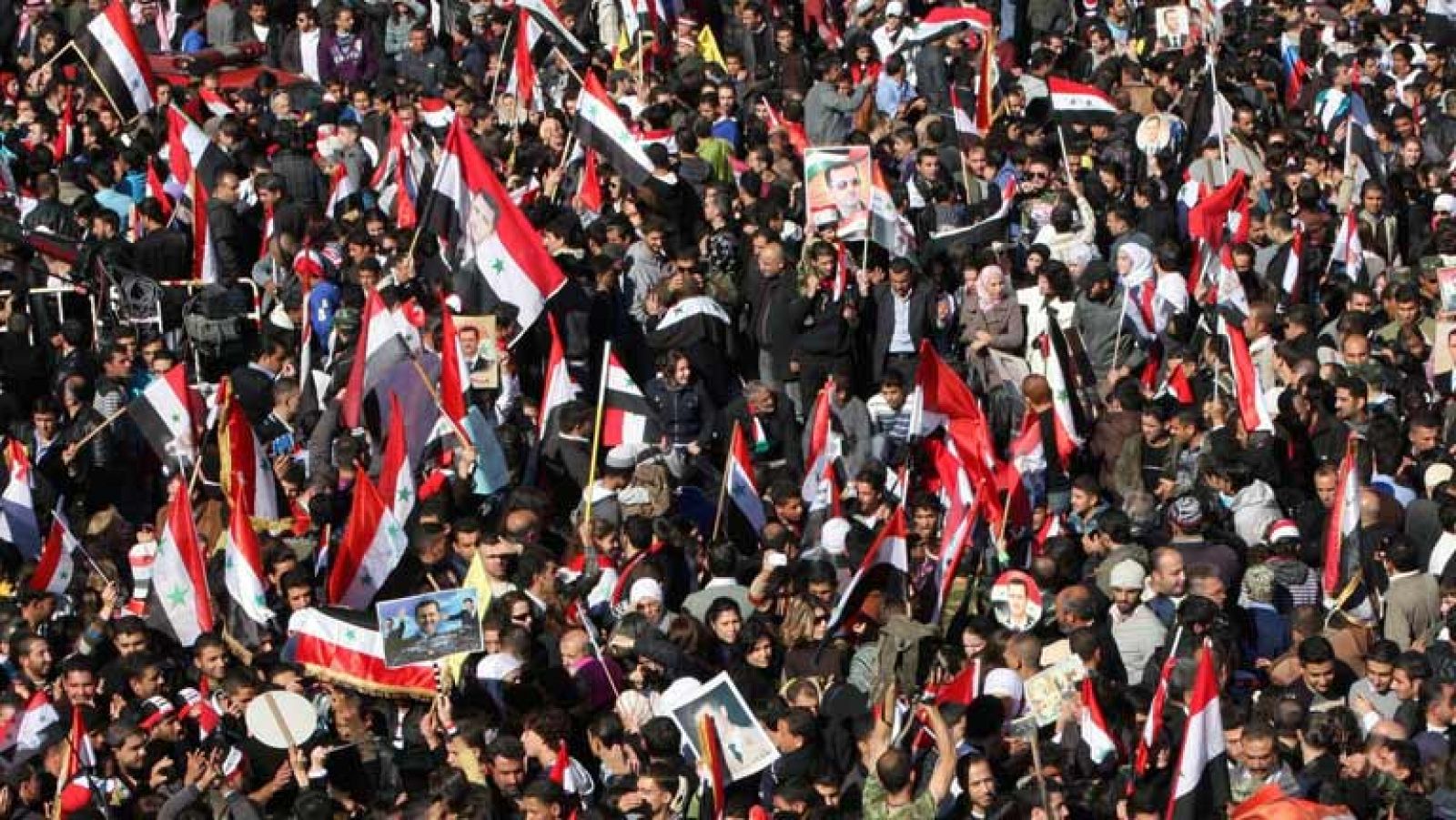 Sigue la represión en Siria por las fuerzas de Bachar Al Asad. Al menos 17 personas han perdido la vida este martes, entre ellos cuatro menores. Los Comités de Coordinación Local aseguran que dos de ellos han sido asesinados por francotiradores y un tercero abatido por un tiroteo en la ciudad de Homs. 