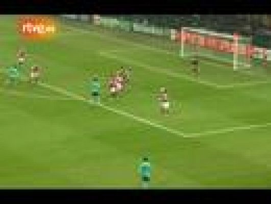 Champions League - Messi marca de penalti (1-2)