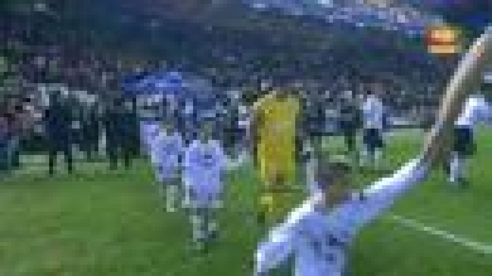 El Valencia endosa una goleada de escándalo al modesto Genk belga y depende de sí mismo para pasar a octavos