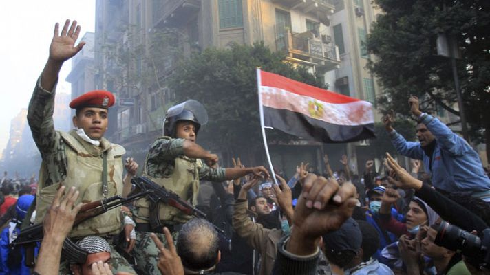 Los militares egipcios piden perdón a los manifestantes