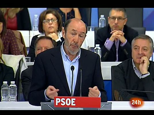 - Rubalcaba pide un congreso democrático  seguido de "unidad"