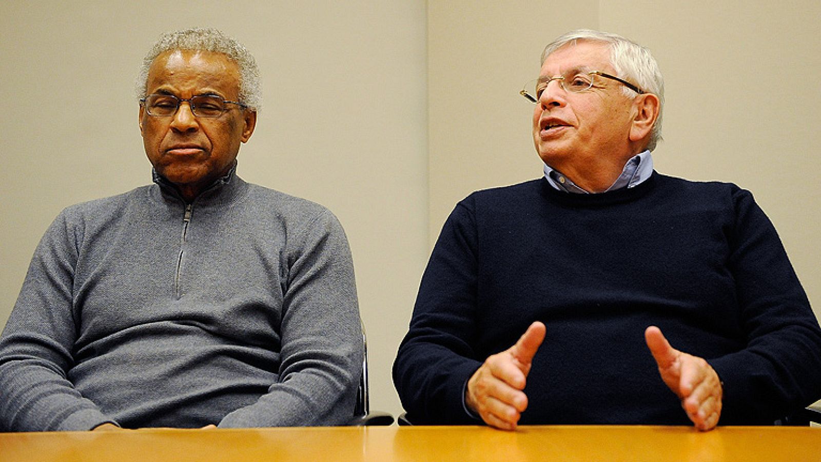 Los jugadores de la NBA y los propietarios de los equipos han  alcanzado un "principio de acuerdo" que implica acabar con el  'lockout' que se ha prolongado durante 149 días e iniciar la  temporada el próximo 25 de diciembre.