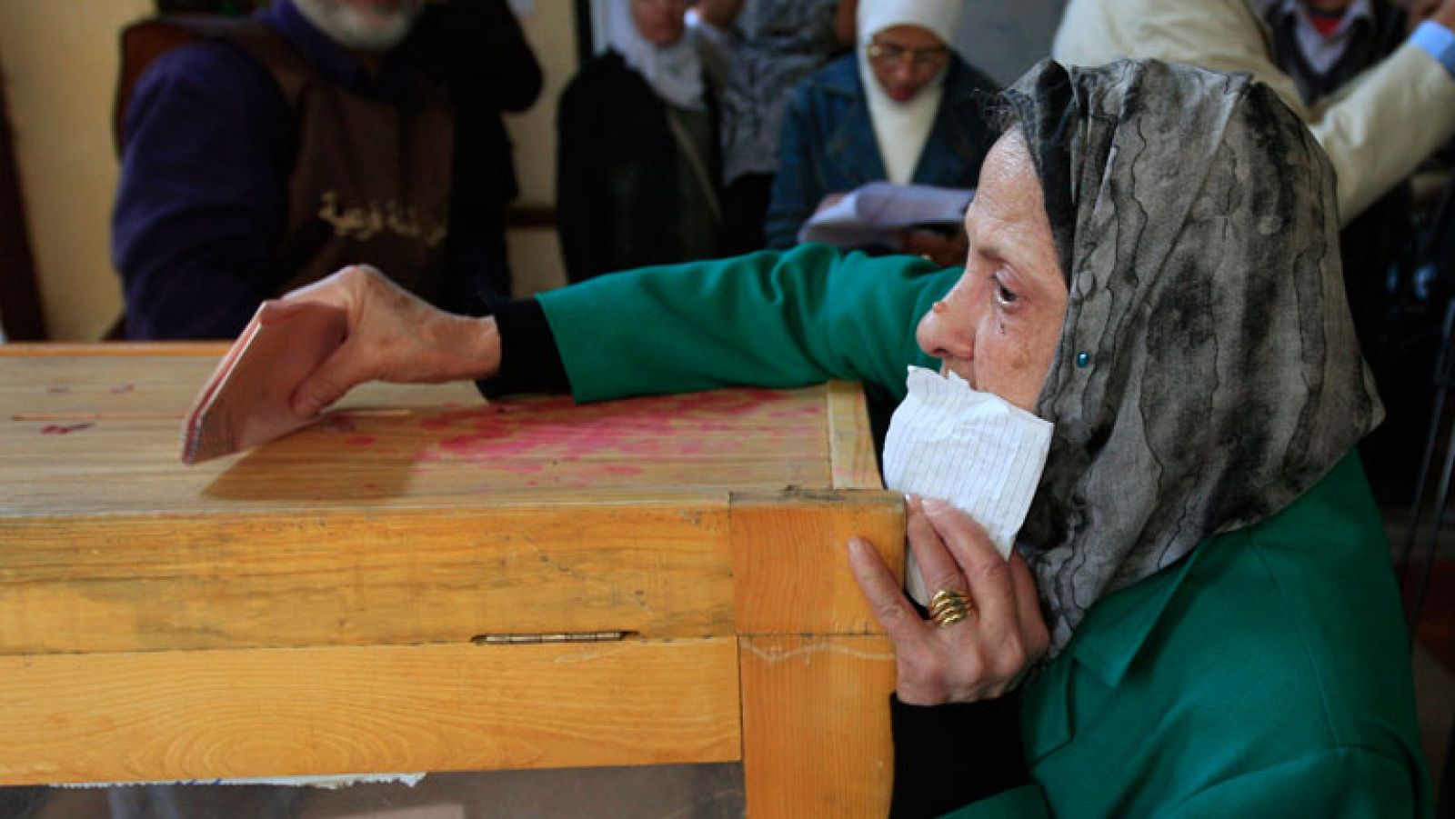Los egipcios comienzan a votar en las primeras elecciones desde la caída de Mubarak