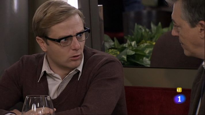 Amar en tiempos revueltos - Julio cree que tiene una enfermedad