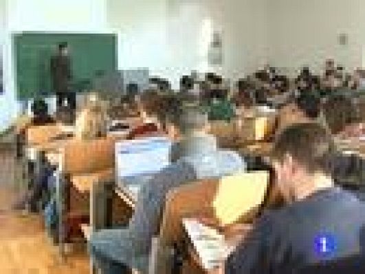 Telediario 1 - Aumento de becas