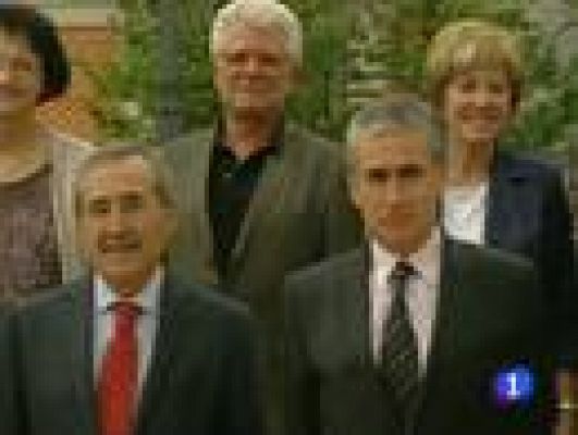 Telediario 1 - Los expertos animan al Gobierno a buscar un acuerdo con  la Iglesia para la exhumación de los restos de Franco