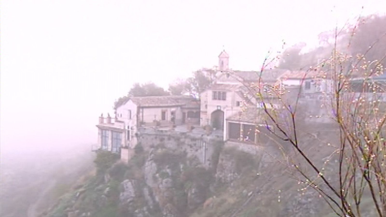 Seis comunidades en alerta por nieblas o viento