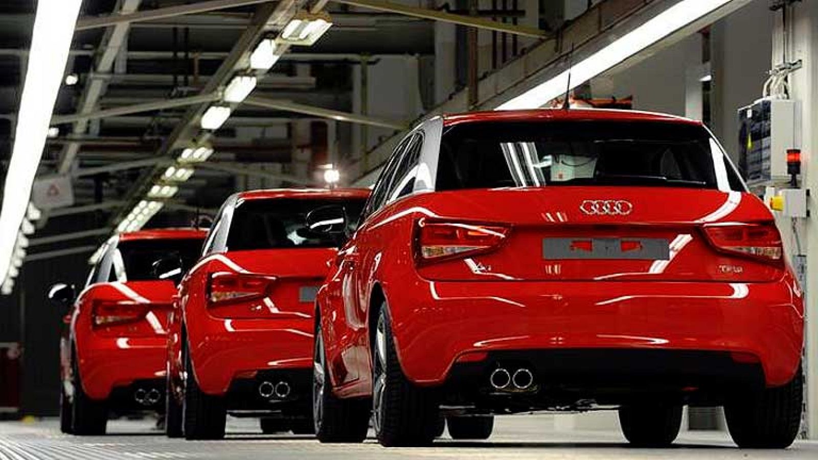 Las matriculaciones de turismos en noviembre caen un 6,4% 