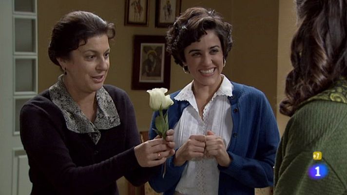 Amar en tiempos revueltos - Chelo perdona a Gerardo