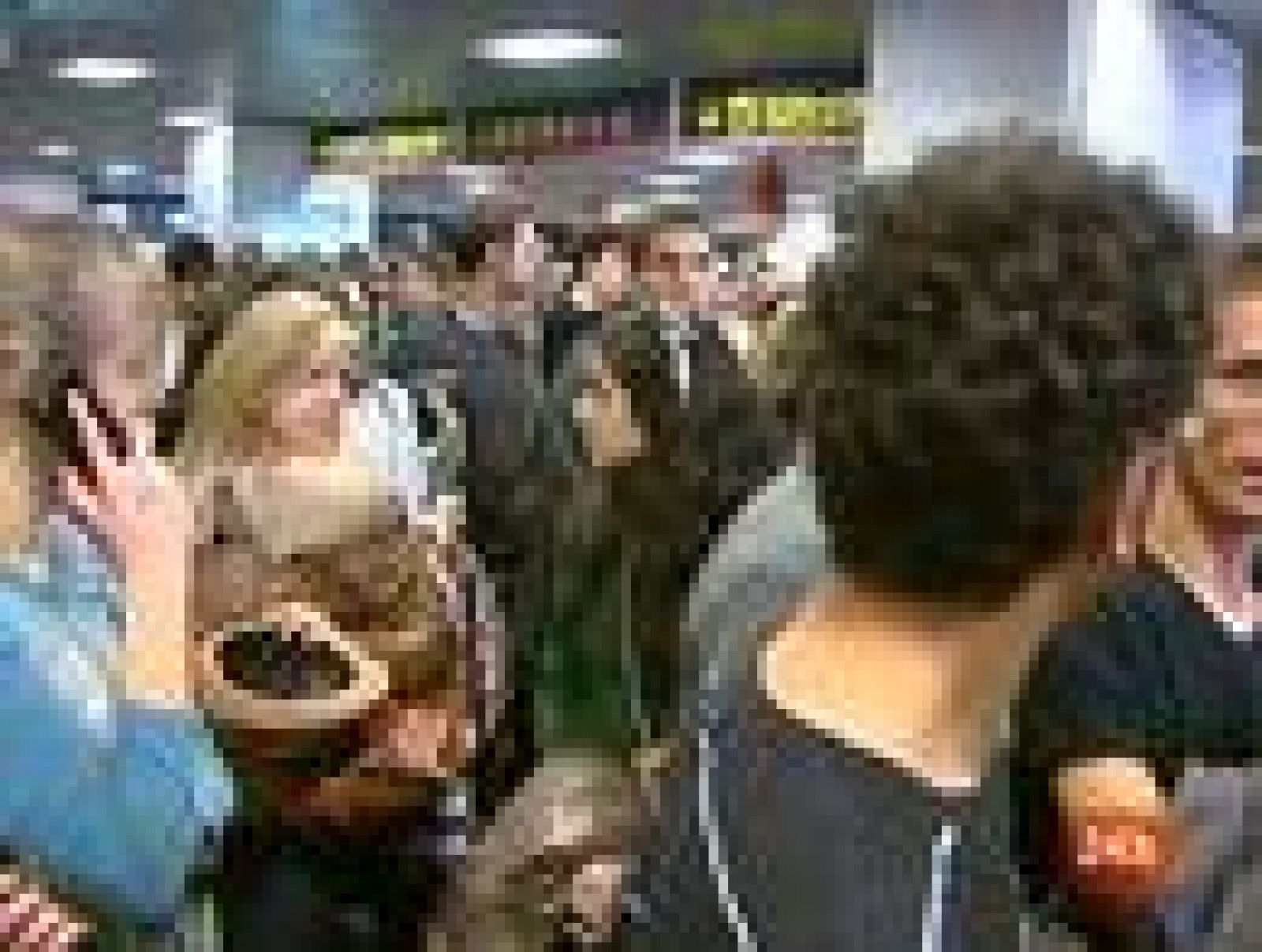 Este sábado se cumple un año de la huelga de los controladores aéreos, lo que provocó el cierre del espacio aéreo español y la declaración, por primera vez en democracia, del estado de alarma.