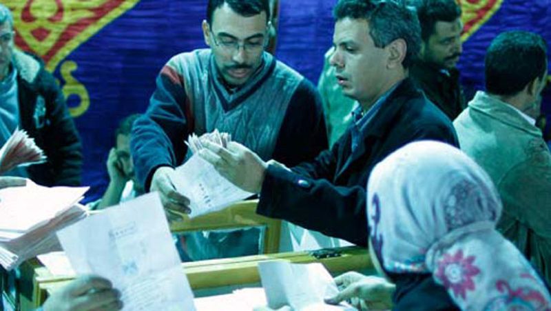 Informe Semanal: Egipto: La revolución va a las urnas 
