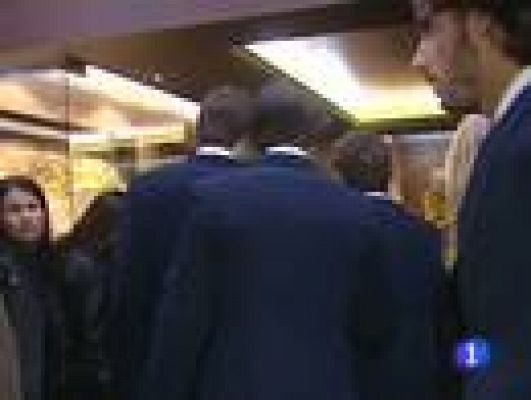 Telediario 1 - Fiesta y bromas por la quinta Davis