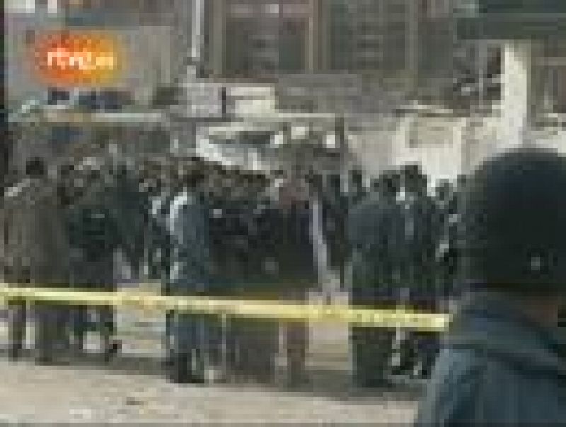  Decenas de personas han muerto y más de un centenar han resultado heridas en un atentado suicida registrado este martes en una mezquita del sur de Kabul