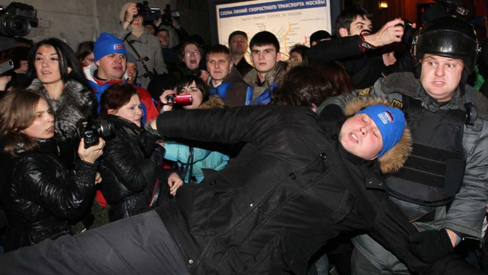 Al menos 100 opositores detenidos en Rusia por denunciar irregularidades en las elecciones