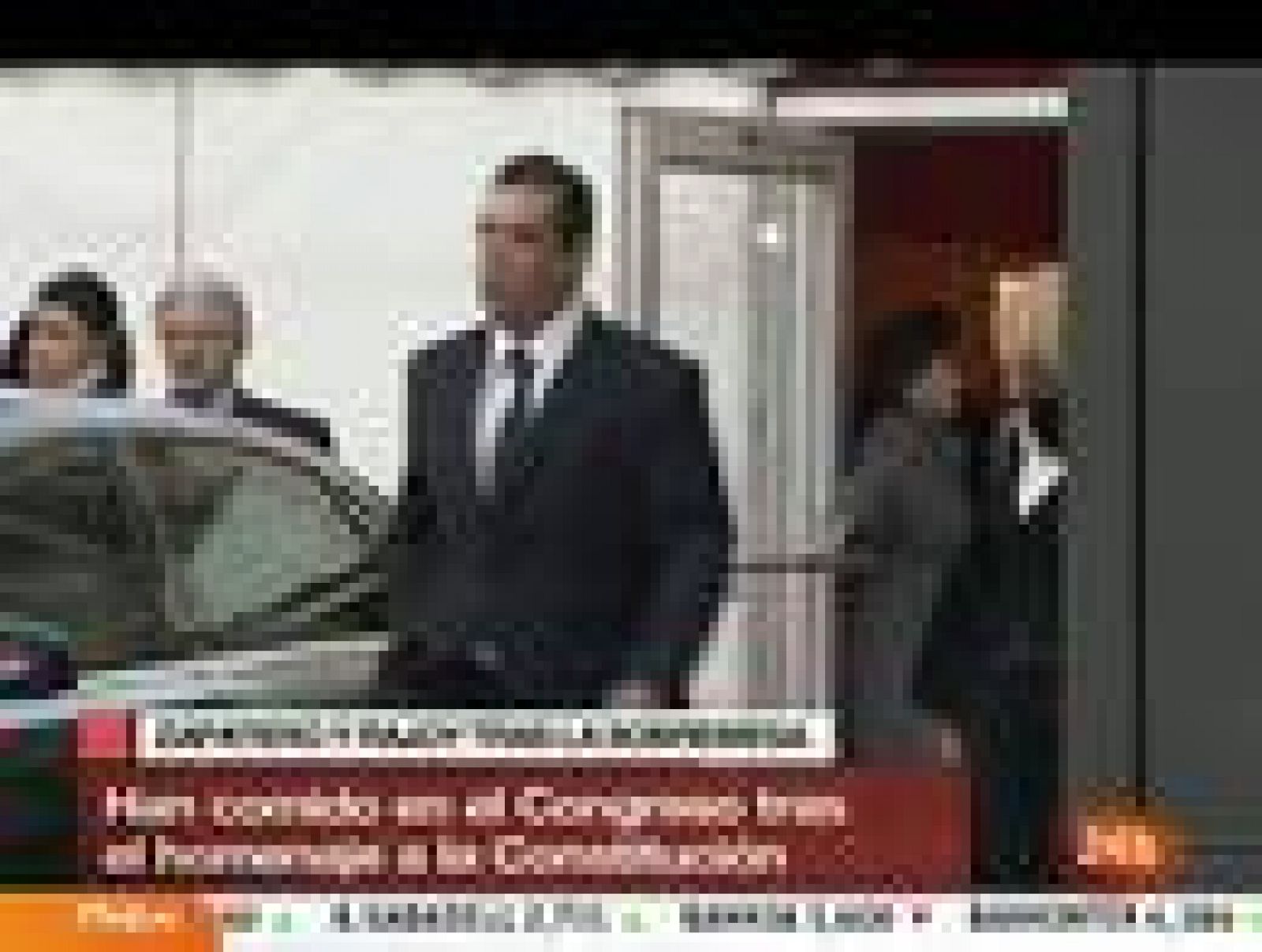Sin programa: Abucheos y aplausos a la salida del Congreso de Zapatero y Rajoy | RTVE Play