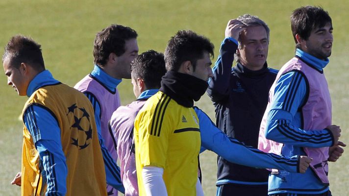 Telediario 1 - Mourinho va a por todas ante el Ajax