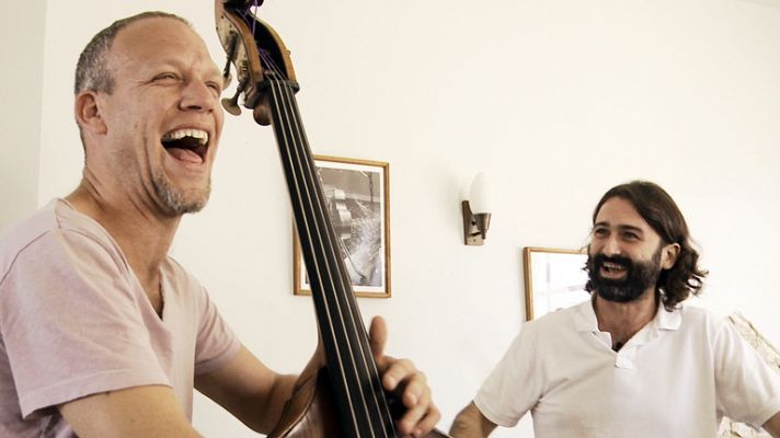 Contenido extra capítulo 10 'Entre2aguas': Avishai Cohen habla sobre Paco de Lucía y el flamenco