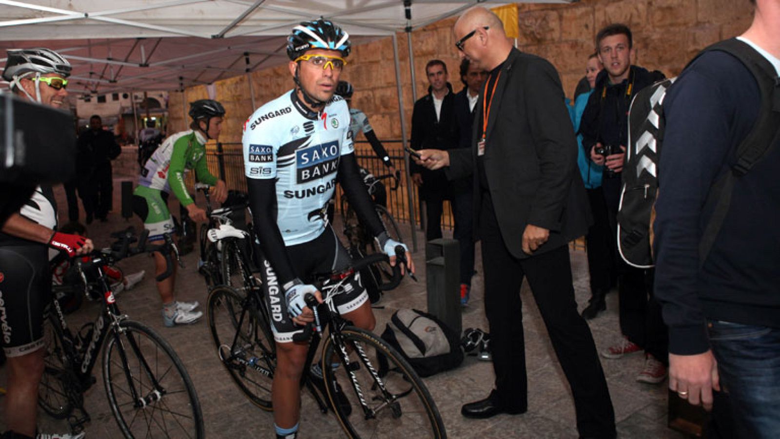 Contador pedalea por Jerusalén 