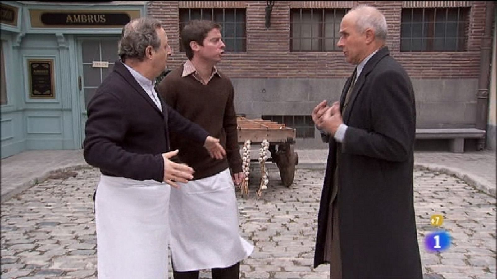 Amar en tiempos revueltos - T7 - Capítulo 65 - Angélica discute con su marido sobre si es mejor volver a mudarse e ir a Estados Unidos o si quedarse en Madrid - Ver ahora