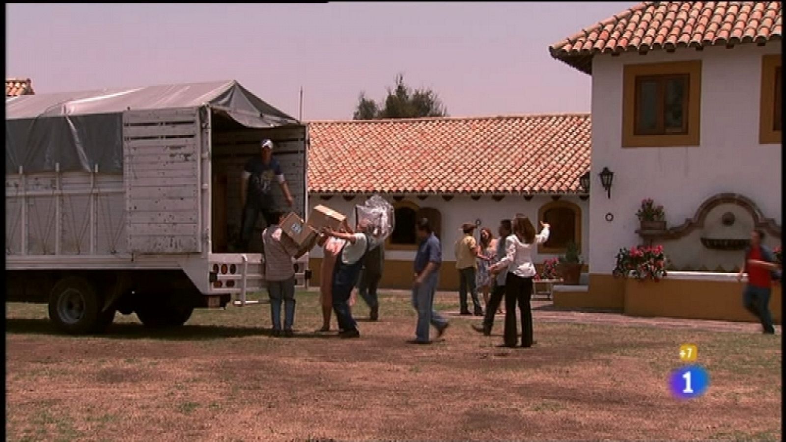 La fuerza del destino - Capítulo 52 - Carlota expone a Camilo el problema de Lucía pidiéndole que se case con ella - Ver ahora